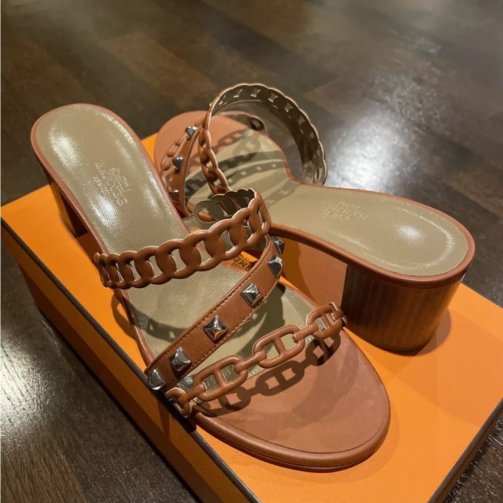 Hermes Ajaccio Nappa Studs Women’s Sandal Slides Shoes size 38 Oasis